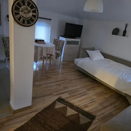 Emi Quiet & Cozy Apartment Belgrade