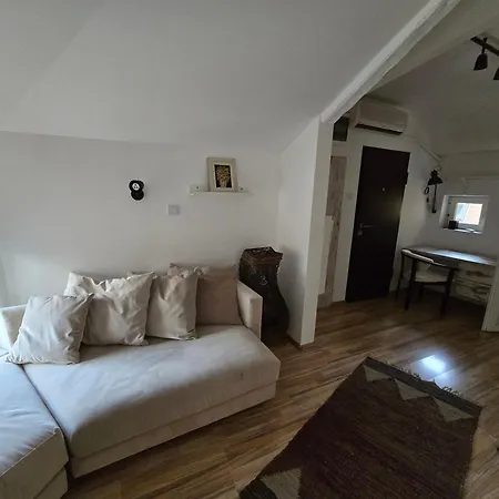 Emi Quiet & Cozy Apartment Belgrade